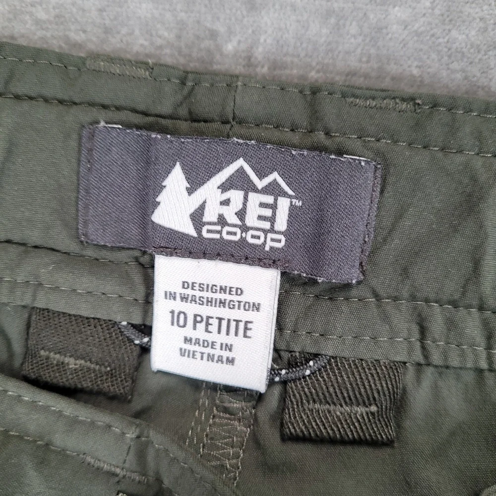 REI Co-op Sahara Cargo Shorts Womens 10 Petite Green Relaxed Fit Hiking‎ Utility